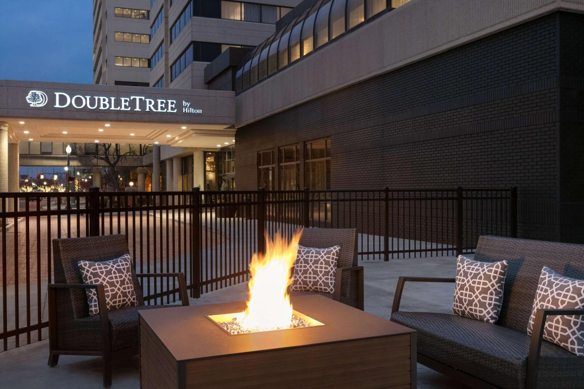 Doubletree By Hilton Canton Downtown Luaran gambar